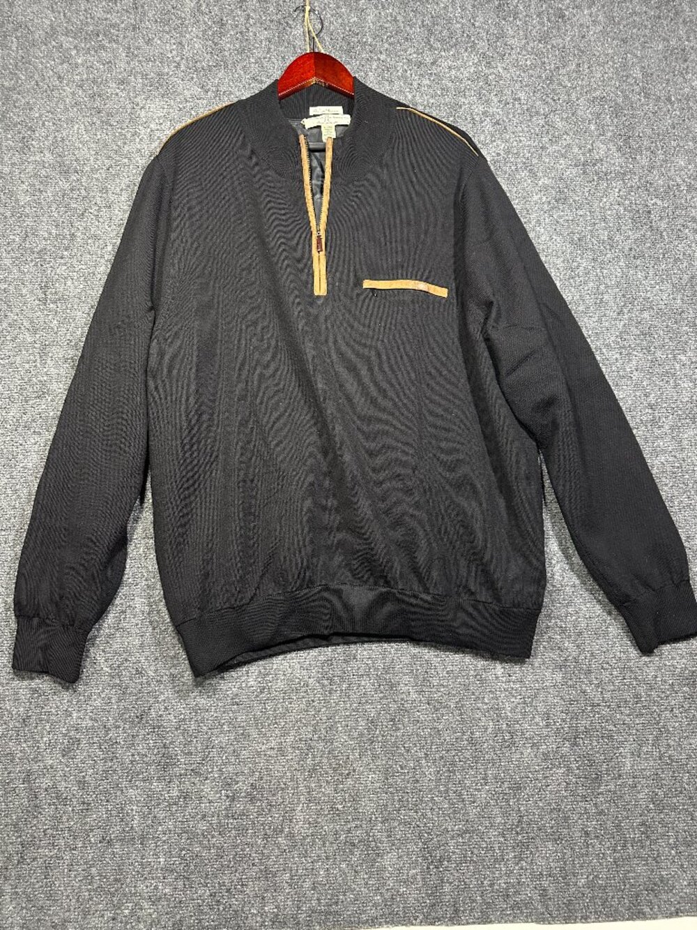 Size: XL Chest:25 Length:29 Gently worn, small holes in neck and front as sho